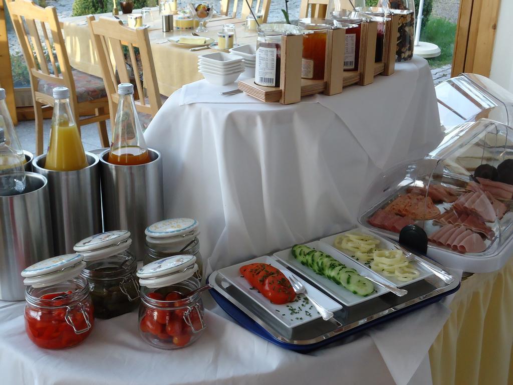 Berghotel Schiller Schonach im Schwarzwald Kamer foto