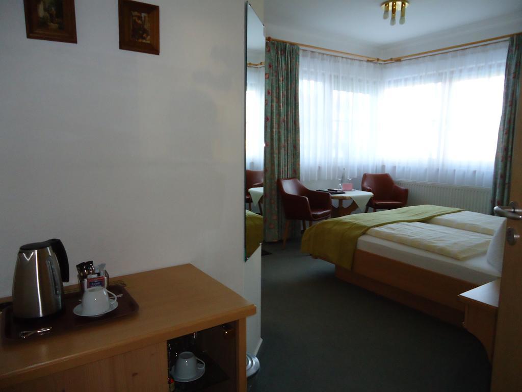 Berghotel Schiller Schonach im Schwarzwald Kamer foto