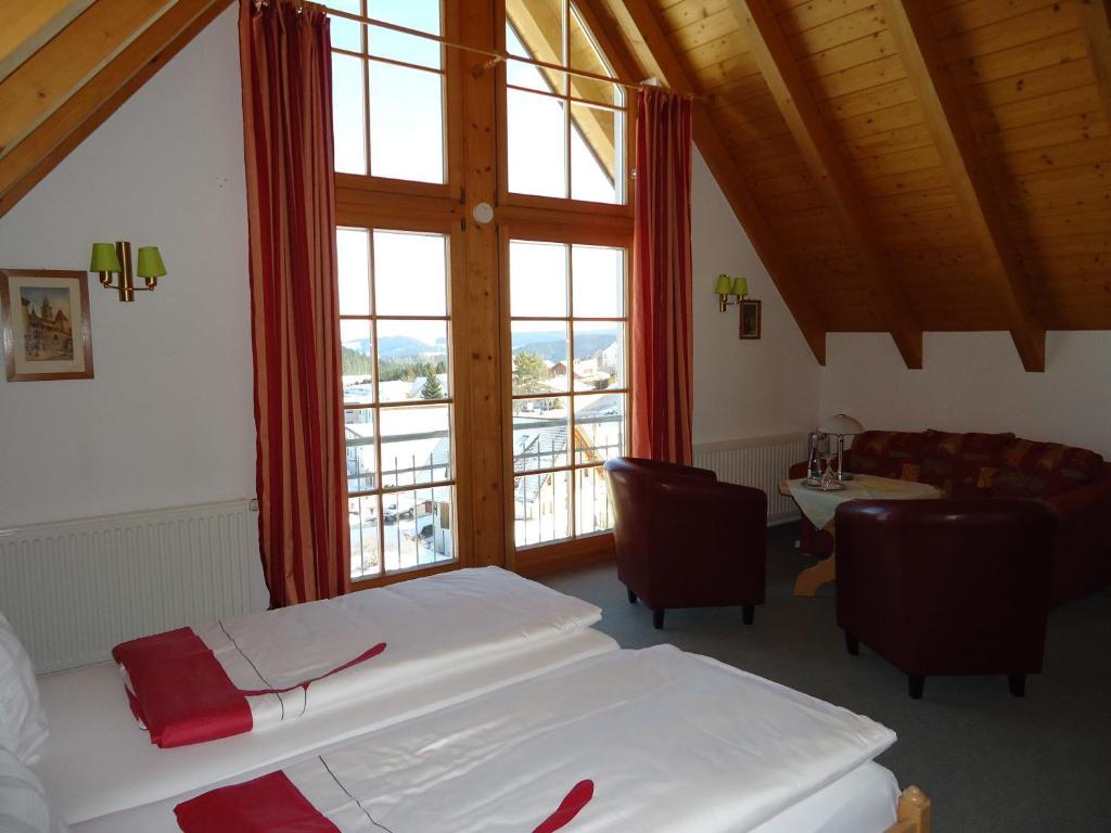 Berghotel Schiller Schonach im Schwarzwald Kamer foto