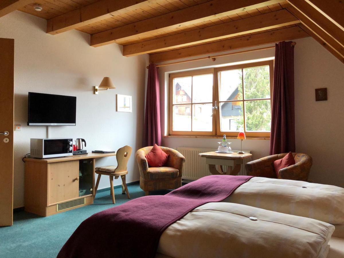 Berghotel Schiller Schonach im Schwarzwald Buitenkant foto